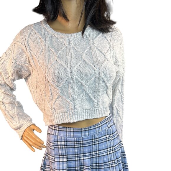 (6 for $25) Forever 21 Long Sleeve Cable Knit Cropped Sweater in White - Picture 1 of 5